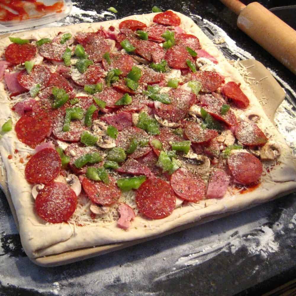 Quick & Simple Meal Ideas: Homemade Pizza