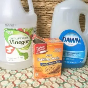 The Only 2 Natural Cleaning Recipes You Need: Shower & Tub Cleaner