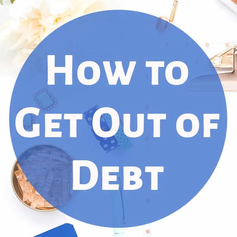 Steps for how to get out of debt. I would love to pay off debt on a small income. I'm so glad this has a free printable to help me track my debt payoff! 